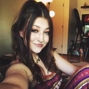 Meet your Posher, Alix